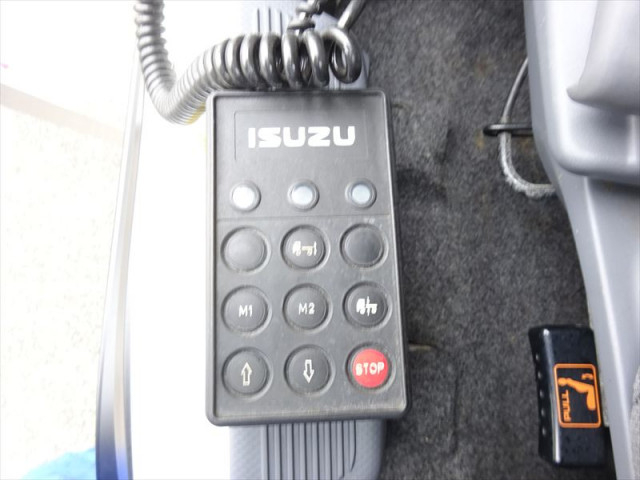 いすゞ フォワード 増トン 平ボディ（クレーン付） LKG-FTR90T2(100052) 31枚目