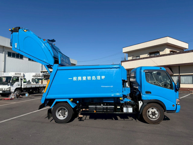 日野 デュトロ 小型 塵芥車（プレス式） BDG-XZU414M(100055) 11枚目