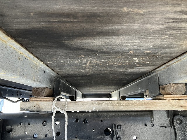 いすゞ エルフ 小型 平ボディ PB-NPR81AN(100064) 29枚目