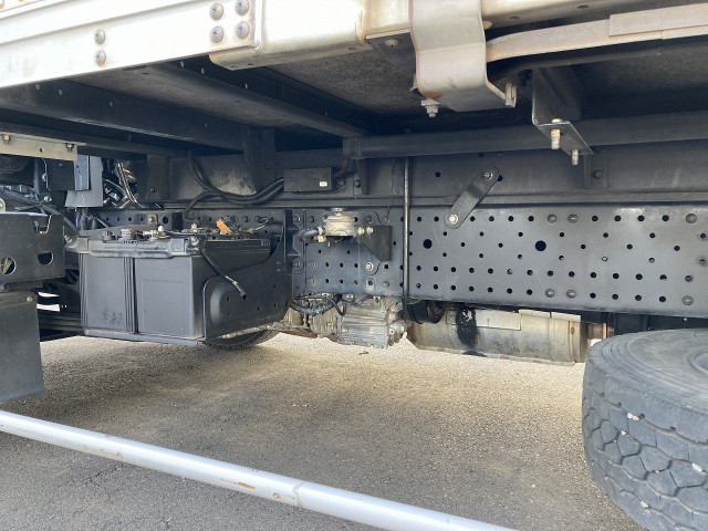 いすゞ エルフ 小型 バン 2RG-NPR88YN(100066) 10枚目