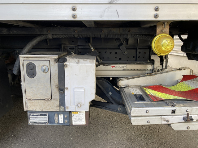 いすゞ エルフ 小型 バン 2RG-NPR88YN(100066) 11枚目