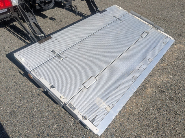 日野 レンジャー 小型 冷蔵冷凍バン 2RG-XZU710M(100068) 9枚目