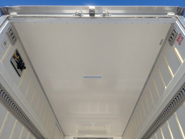 日野 レンジャー 小型 冷蔵冷凍バン 2RG-XZU710M(100068) 10枚目