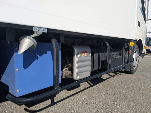 日野 レンジャー 小型 冷蔵冷凍バン 2RG-XZU710M(100068) 27枚目