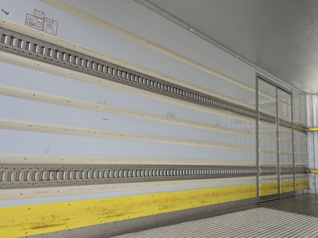 日野 レンジャー 中型 冷蔵冷凍バン 2KG-FD2ABG(100069) 15枚目