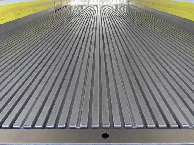 日野 レンジャー 中型 冷蔵冷凍バン 2KG-FD2ABG(100069) 16枚目