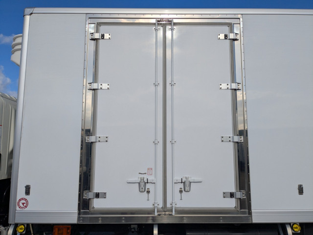 日野 レンジャー 中型 冷蔵冷凍バン 2KG-FD2ABG(100069) 27枚目