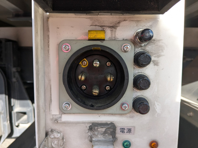 日野 レンジャー 中型 冷蔵冷凍バン 2KG-FD2ABG(100069) 38枚目