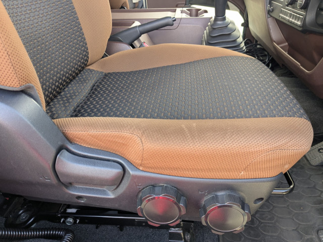 日野 レンジャー 中型 冷蔵冷凍バン 2KG-FD2ABG(100069) 39枚目