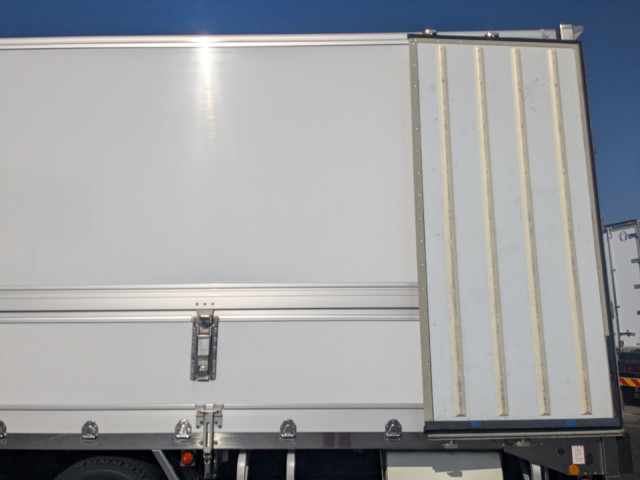 日野 プロフィア 大型 ウィング 2DG-FW1AHG(100070) 21枚目