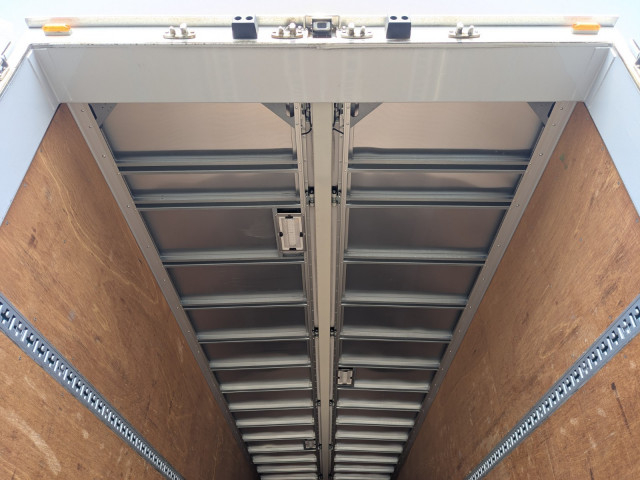 UDトラックス（日産） クオン 大型 ウィング 2PG-CG5CA(100074) 9枚目