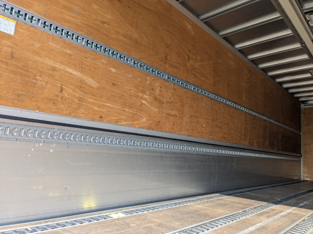 UDトラックス（日産） クオン 大型 ウィング 2PG-CG5CA(100074) 13枚目