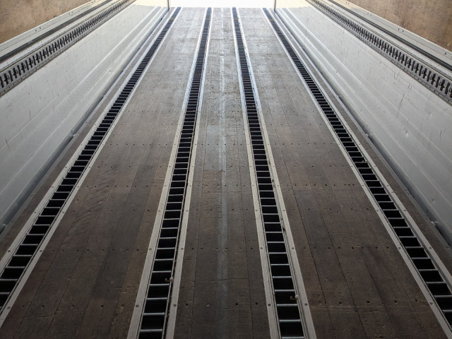 UDトラックス（日産） クオン 大型 ウィング 2PG-CG5CA(100074) 21枚目