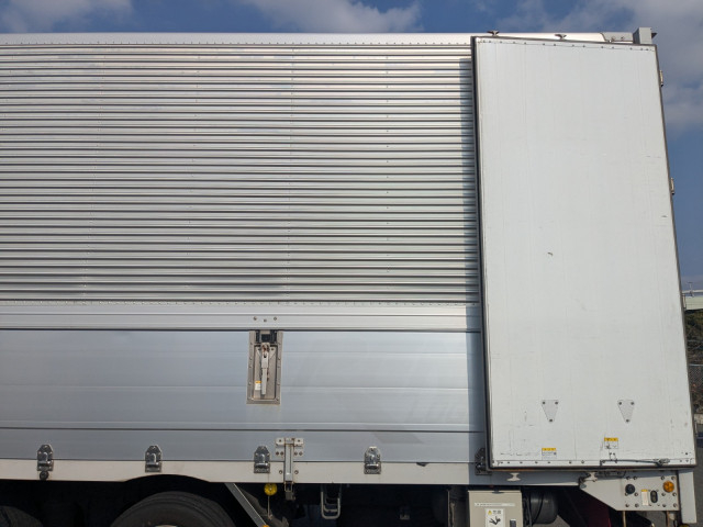 UDトラックス（日産） クオン 大型 ウィング 2PG-CG5CA(100074) 22枚目