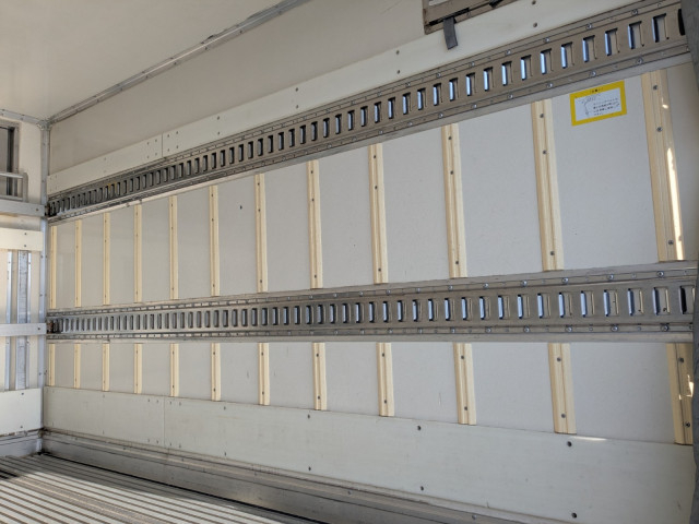 いすゞ エルフ 小型 冷蔵冷凍バン TRG-NJR85AN(100075) 12枚目