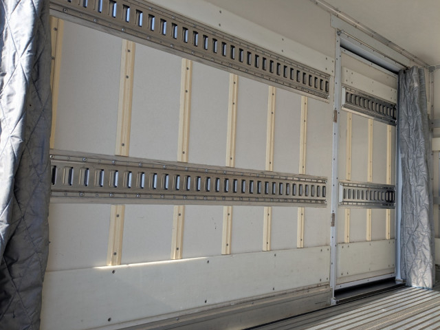 いすゞ エルフ 小型 冷蔵冷凍バン TRG-NJR85AN(100075) 13枚目