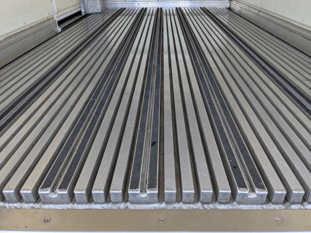 いすゞ エルフ 小型 冷蔵冷凍バン TRG-NJR85AN(100075) 14枚目