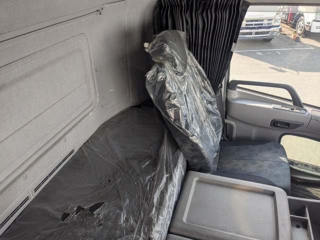 UDトラックス（日産） クオン 大型 ウィング 2PG-CG5CA(100074) 36枚目