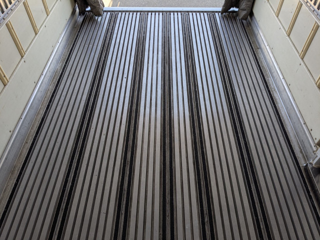 いすゞ エルフ 小型 冷蔵冷凍バン TRG-NJR85AN(100075) 19枚目