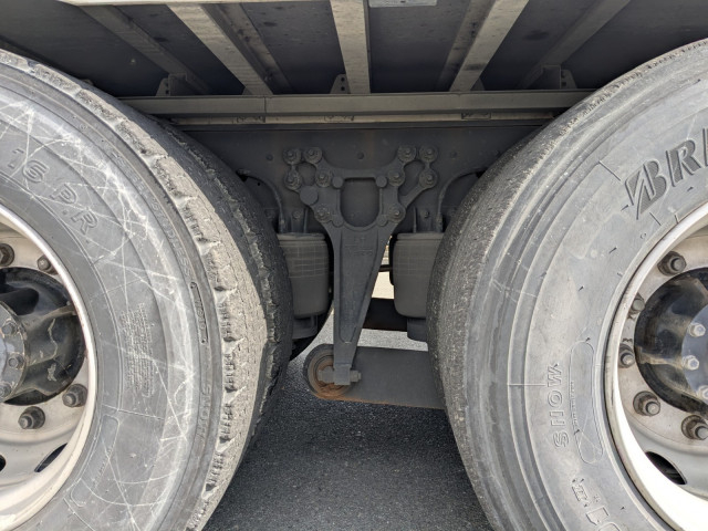 UDトラックス（日産） クオン 大型 ウィング QPG-CD5ZA(100081) 12枚目