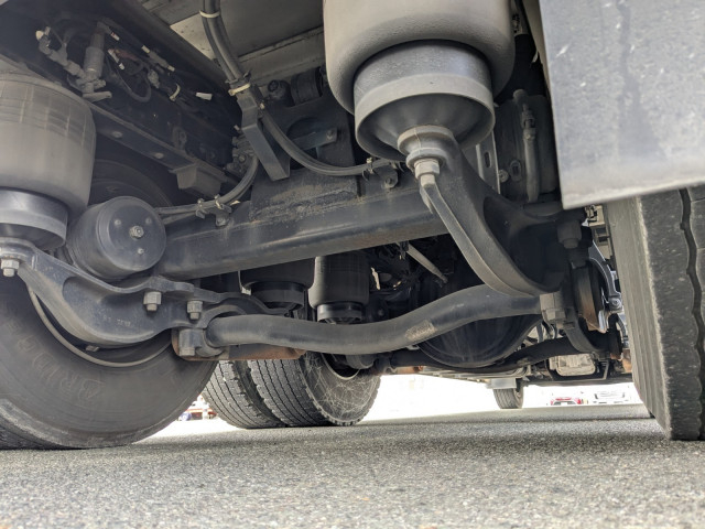 UDトラックス（日産） クオン 大型 ウィング QPG-CD5ZA(100081) 16枚目