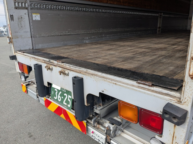 UDトラックス（日産） クオン 大型 ウィング QPG-CD5ZA(100081) 19枚目