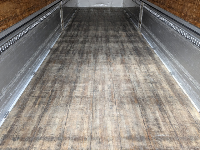 UDトラックス（日産） クオン 大型 ウィング QPG-CD5ZA(100081) 21枚目