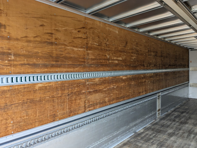 UDトラックス（日産） クオン 大型 ウィング QPG-CD5ZA(100081) 27枚目