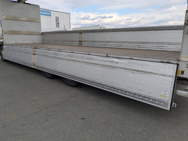UDトラックス（日産） クオン 大型 ウィング QPG-CD5ZA(100081) 29枚目