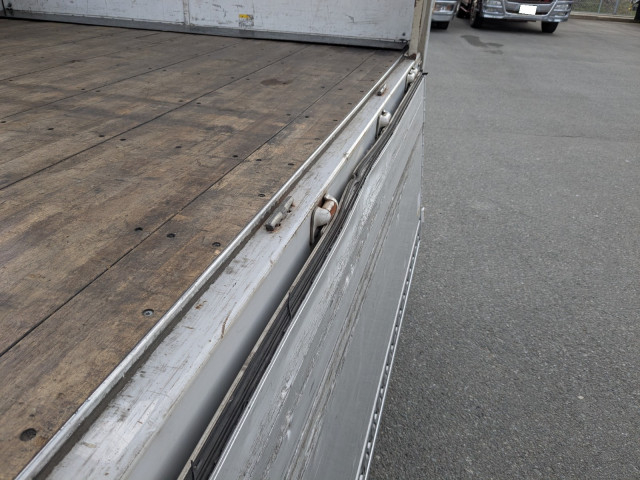 UDトラックス（日産） クオン 大型 ウィング QPG-CD5ZA(100081) 33枚目