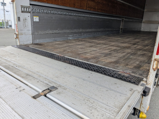 UDトラックス（日産） クオン 大型 ウィング QPG-CD5ZA(100081) 37枚目