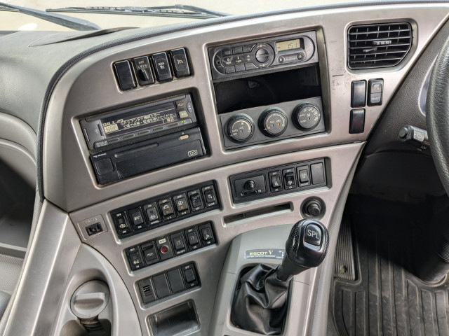 UDトラックス（日産） クオン 大型 ウィング QPG-CD5ZA(100081) 40枚目