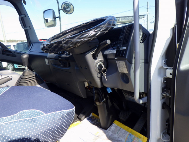 いすゞ フォワード 中型 バン TKG-FRR90T2(100082) 23枚目