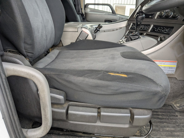 UDトラックス（日産） クオン 大型 ウィング QPG-CD5ZA(100081) 42枚目