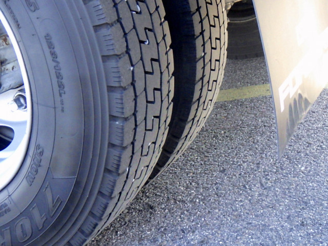 いすゞ フォワード 中型 バン TKG-FRR90T2(100082) 31枚目