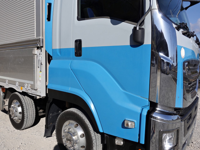 いすゞ ギガ 大型 ウィング QPG-CYJ77B(100084) 6枚目