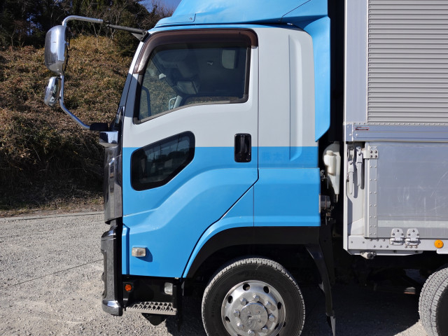 いすゞ ギガ 大型 ウィング QPG-CYJ77B(100084) 12枚目