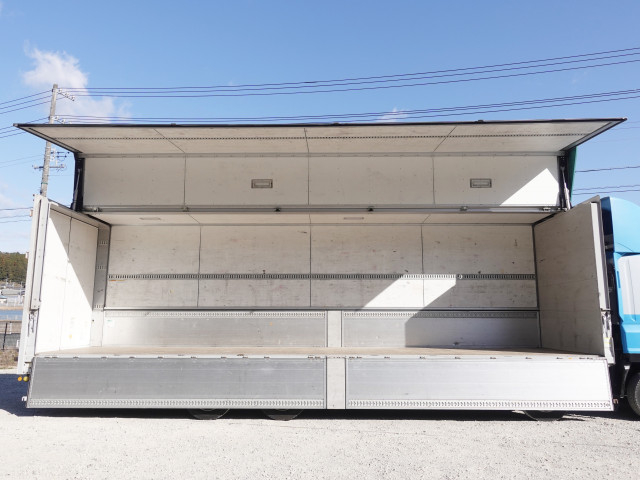 いすゞ ギガ 大型 ウィング QPG-CYJ77B(100084) 13枚目