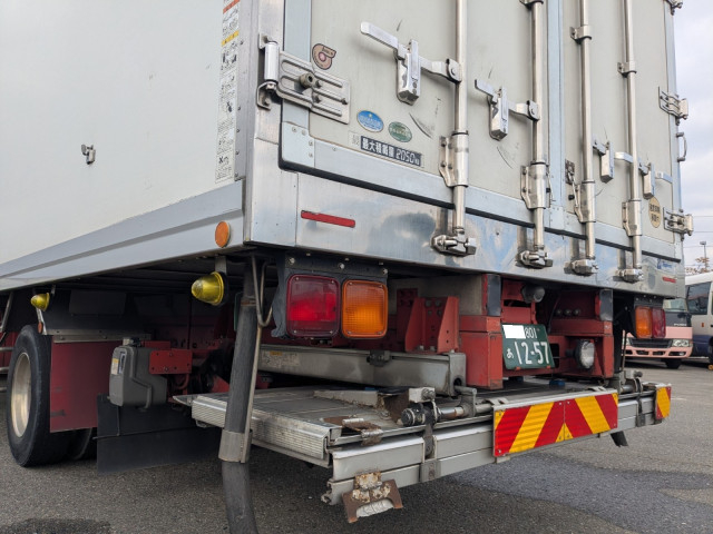 いすゞ フォワード 中型 冷蔵冷凍バン TKG-FRR90T2(100085) 7枚目