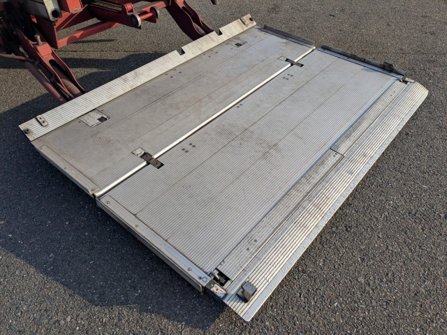 いすゞ フォワード 中型 冷蔵冷凍バン TKG-FRR90T2(100085) 10枚目