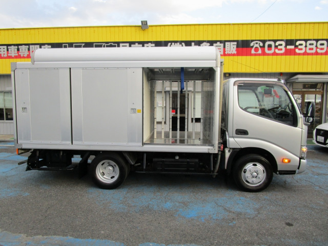 日野 デュトロ 小型 バン TKG-XZC605M(100086) 9枚目