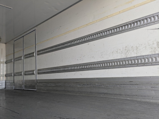 いすゞ フォワード 中型 冷蔵冷凍バン TKG-FRR90T2(100085) 14枚目