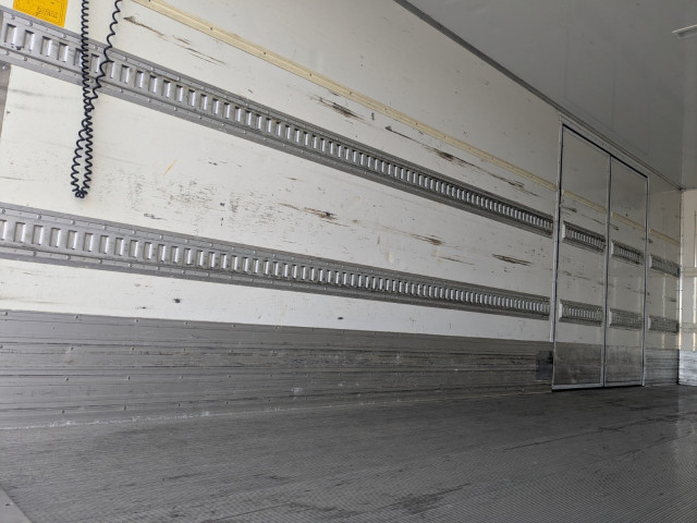 いすゞ フォワード 中型 冷蔵冷凍バン TKG-FRR90T2(100085) 15枚目