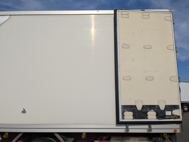 いすゞ フォワード 中型 冷蔵冷凍バン TKG-FRR90T2(100085) 22枚目