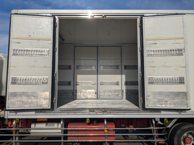 いすゞ フォワード 中型 冷蔵冷凍バン TKG-FRR90T2(100085) 28枚目