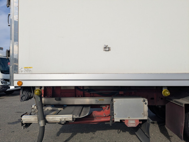 いすゞ フォワード 中型 冷蔵冷凍バン TKG-FRR90T2(100085) 30枚目