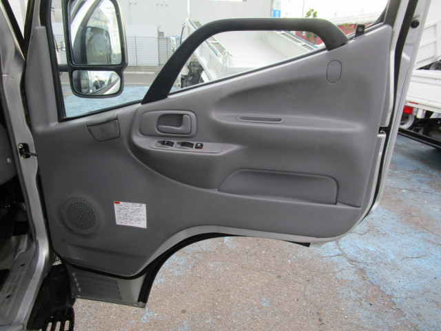 日野 デュトロ 小型 バン TKG-XZC605M(100086) 29枚目