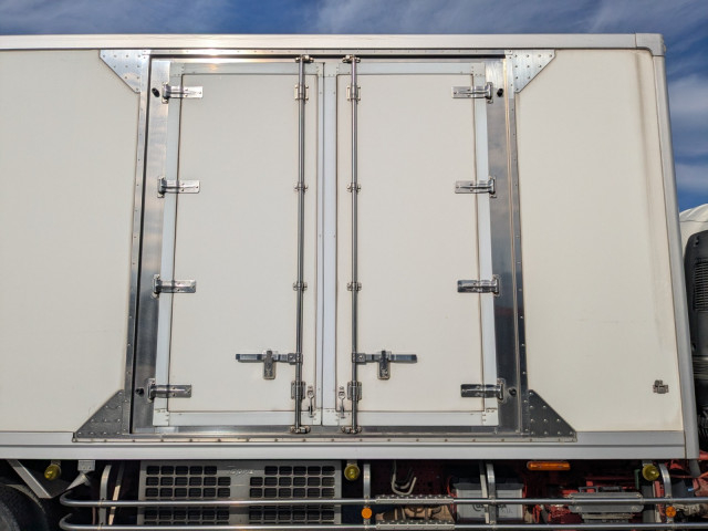 いすゞ フォワード 中型 冷蔵冷凍バン TKG-FRR90T2(100085) 34枚目