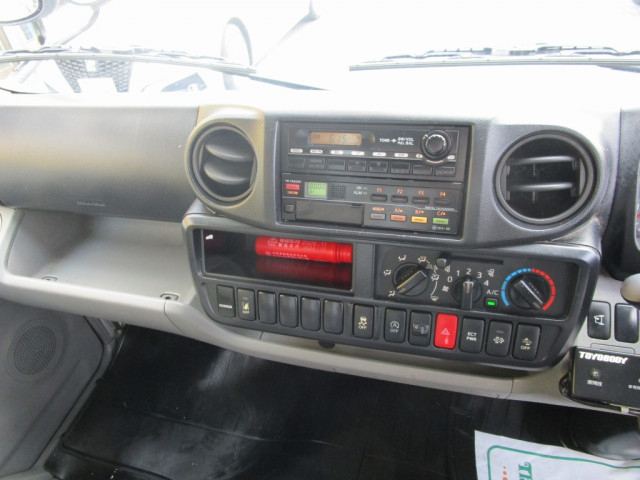 日野 デュトロ 小型 バン TKG-XZC605M(100086) 32枚目