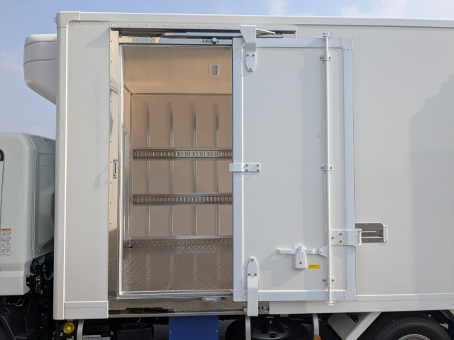 Mitsubishi Fuso canter Small Freezer box_body 2RG-FEB50(100094) 15枚目